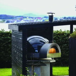 Joy 90 tradizionale a gas installato in giardino